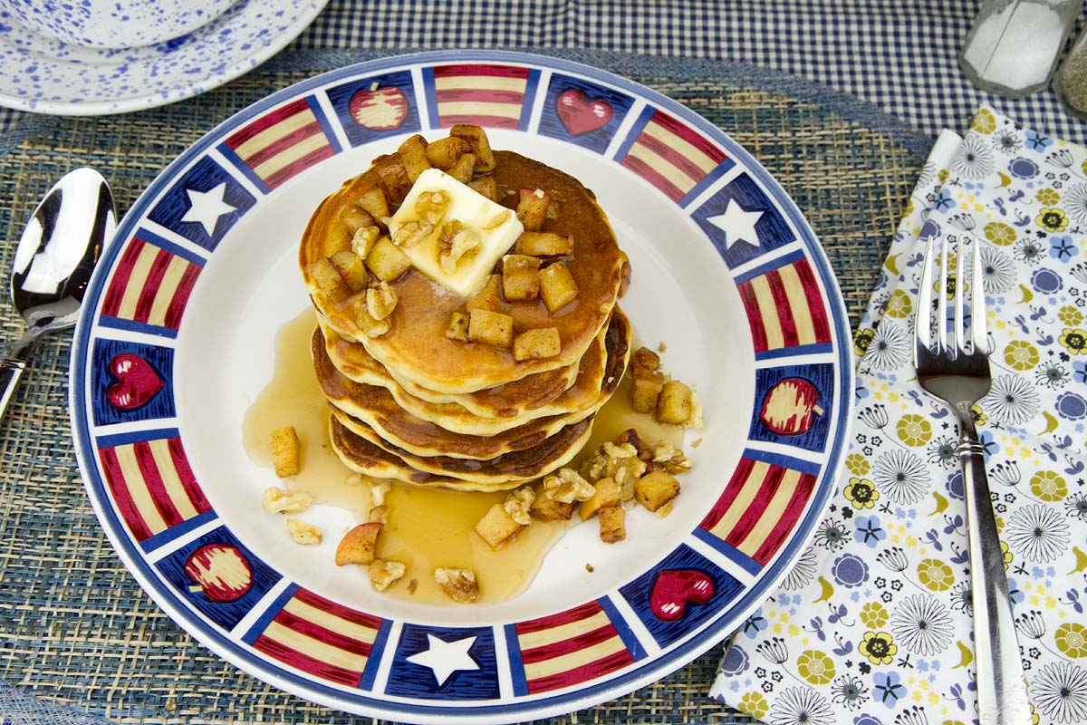 Caramelized and Spiced Apple Topped Pancakes Caramelized and Spiced Apple Topped Pancakes