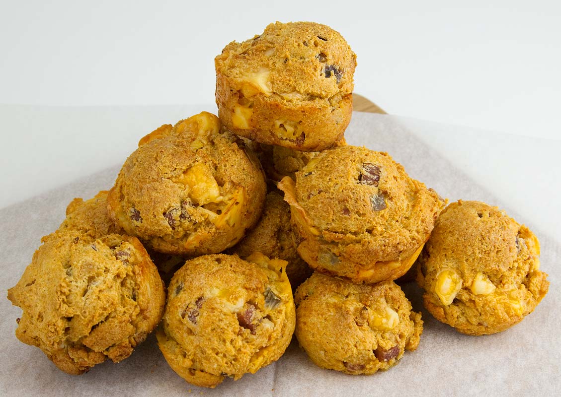 Spicy Ham and Cheddar Muffins Spicy Ham and Cheddar Muffins