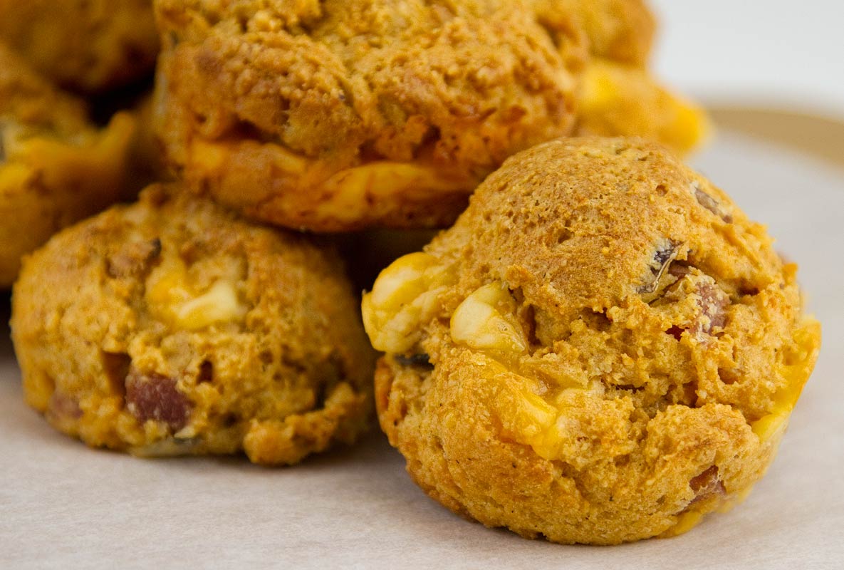 Spicy Ham and Cheddar Muffins Spicy Ham and Cheddar Muffins