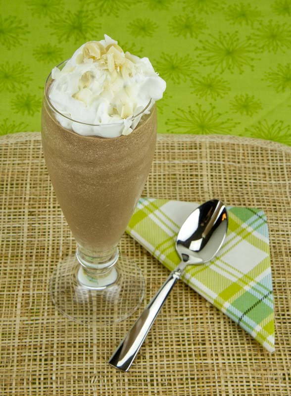 Coconut-Cocoa-Macadamia Smoothie Coconut-Cocoa-Macadamia Smoothie