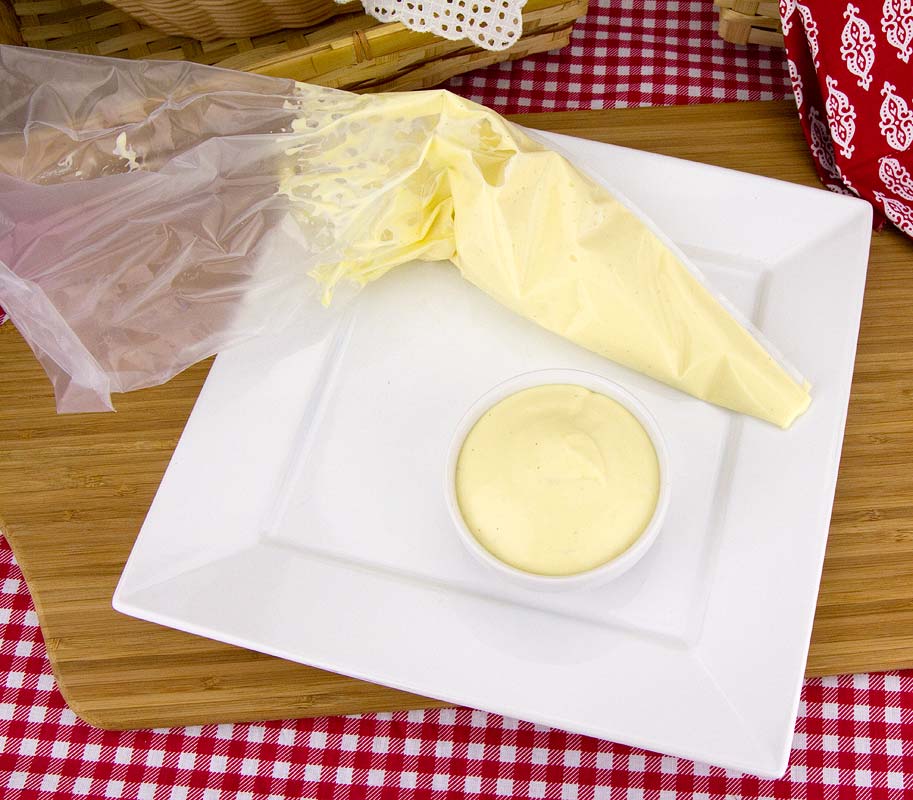 Crème Pâtissière (Pastry Cream) Crème Pâtissière (Pastry Cream)