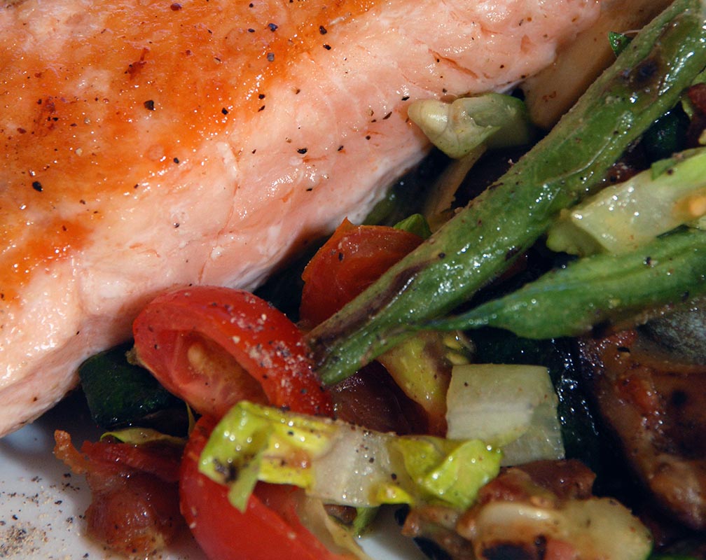 Warm Salmon, Tomato, Bacon, Mustard and Romaine Salad Warm Salmon, Tomato, Bacon, Mustard and Romaine Salad